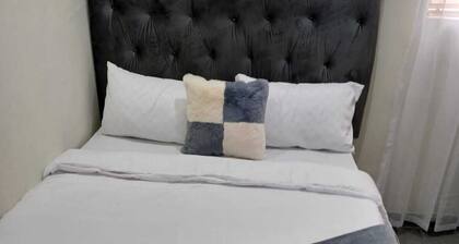Nice 3-bedroom Aprt with WiFi at 59 lindhorst st Kenilworth Joburg South 2190