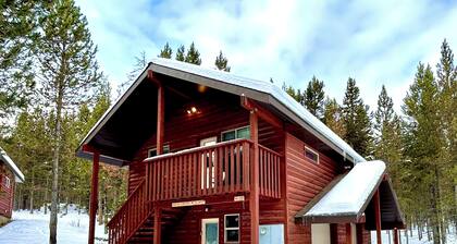 YELLOWSTONE'S 2 bedroom, 2 bathroom upstairs loft. DOG FRIENDLY. TrailerParking