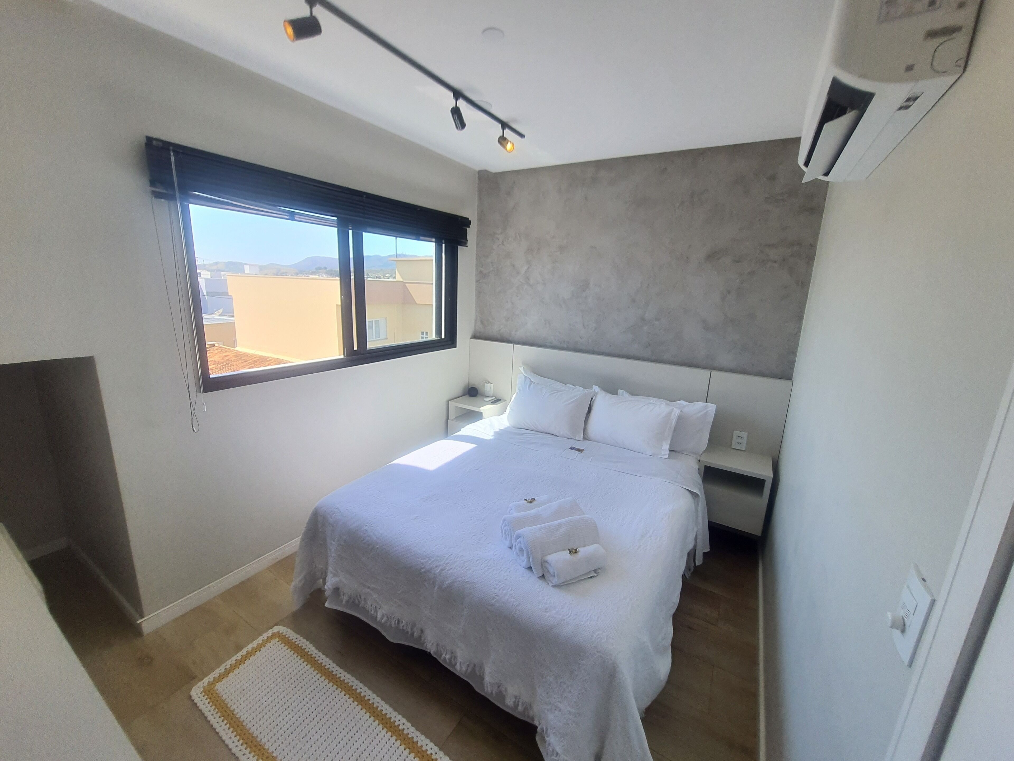 Appartement Deluxe | Draps en coton égyptien, literie de qualité supérieure, surmatelas
