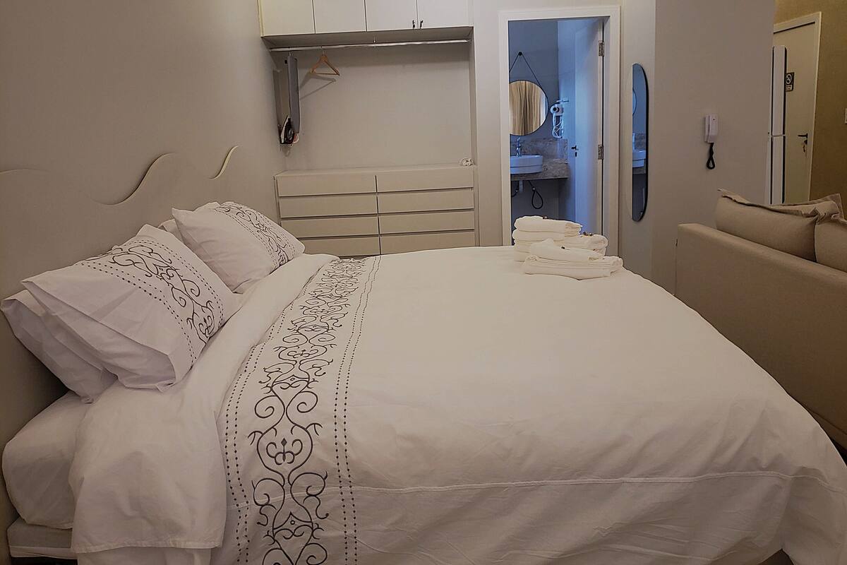 Deluxe Apartment, Balcony, Mountain View | Individually decorated, individually furnished, desk, laptop workspace