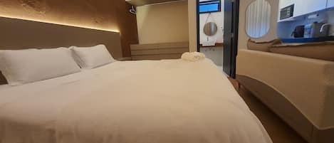 Apartamento Deluxe, balcón, vistas a la montaña | 1 dormitorio, decoración individual, mobiliario individual y escritorio