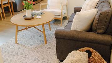 Una televisión, libros