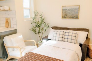 1 bedroom, iron/ironing board, WiFi, bed sheets