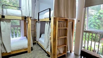 Dortoir Partagé Deluxe, hommes uniquement | Wi-Fi gratuit