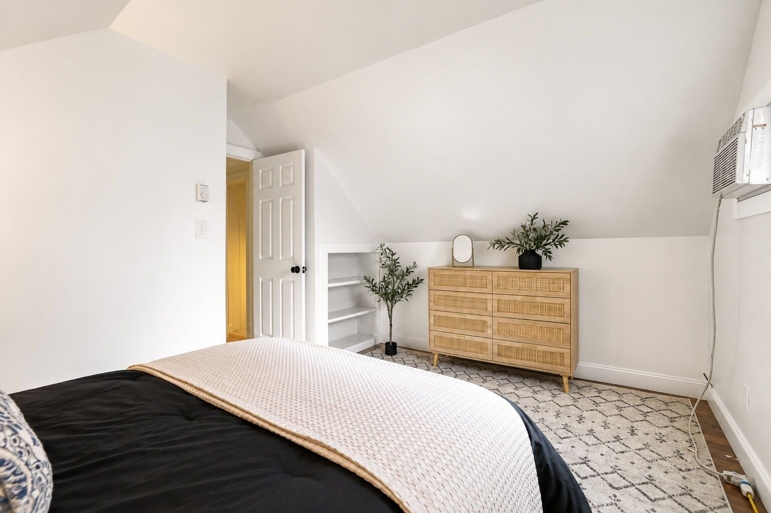 4 chambres, bureau, Wi-Fi gratuit, draps fournis