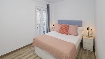 3 chambres, fer et planche à repasser, Wi-Fi gratuit, draps fournis