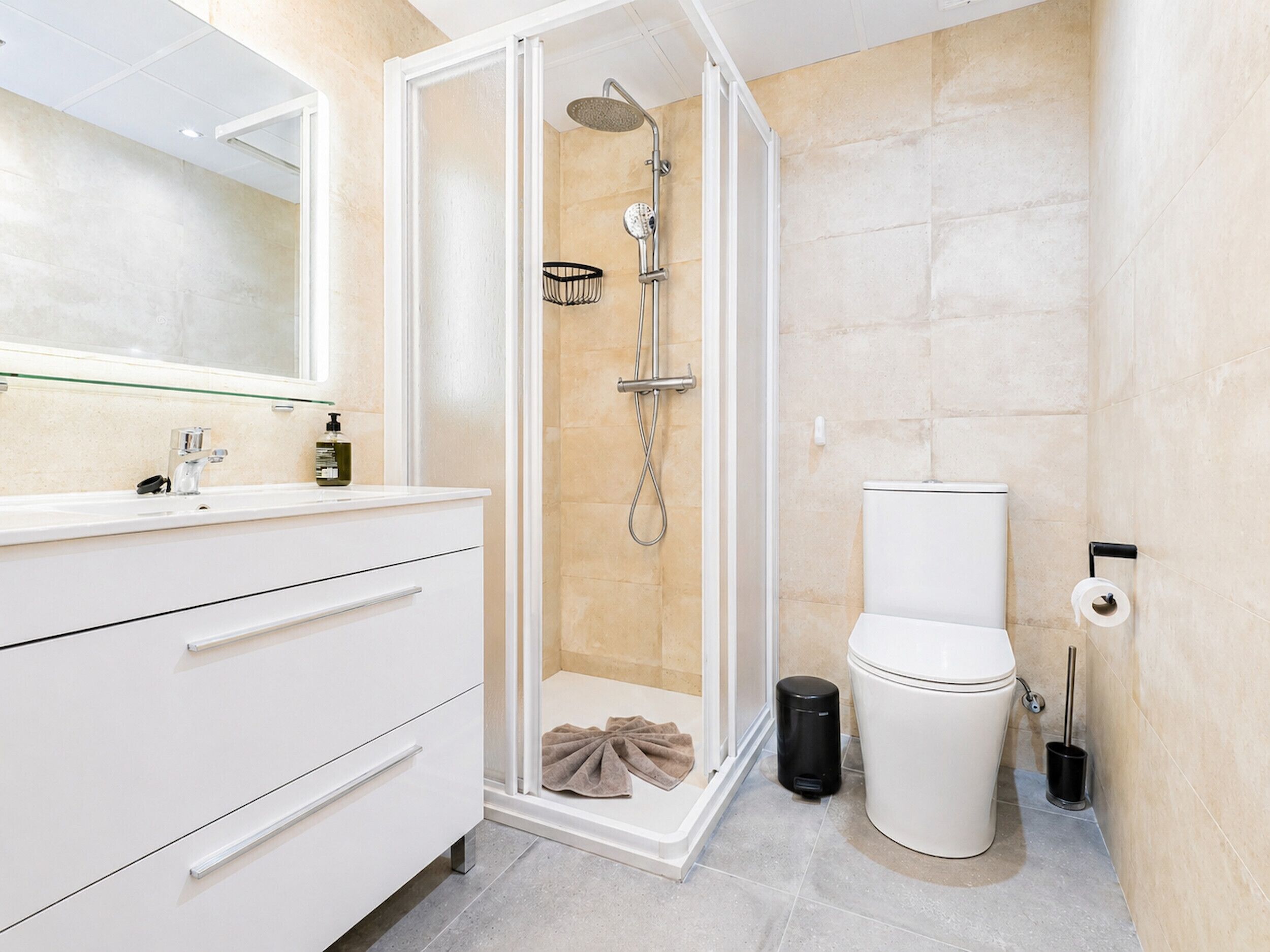 Doccia, asciugacapelli, asciugamani