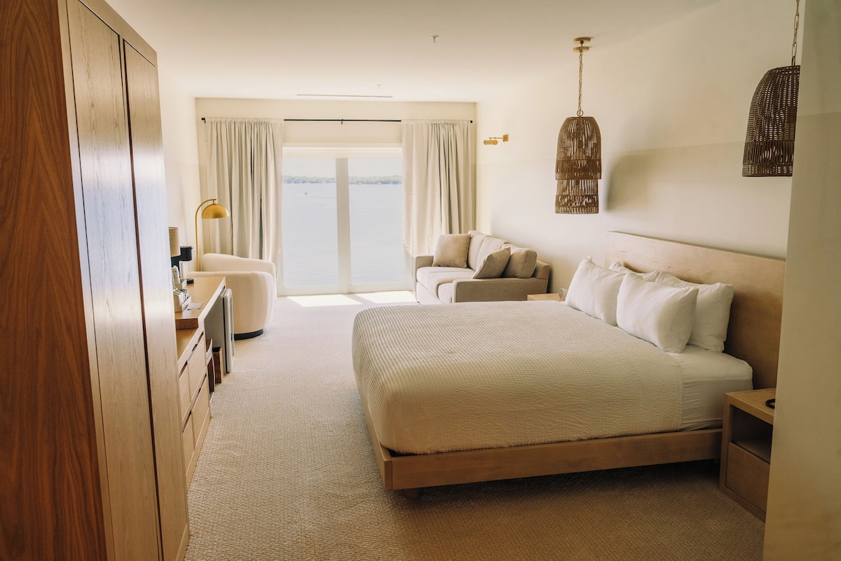 1 bedroom, premium bedding, individually decorated