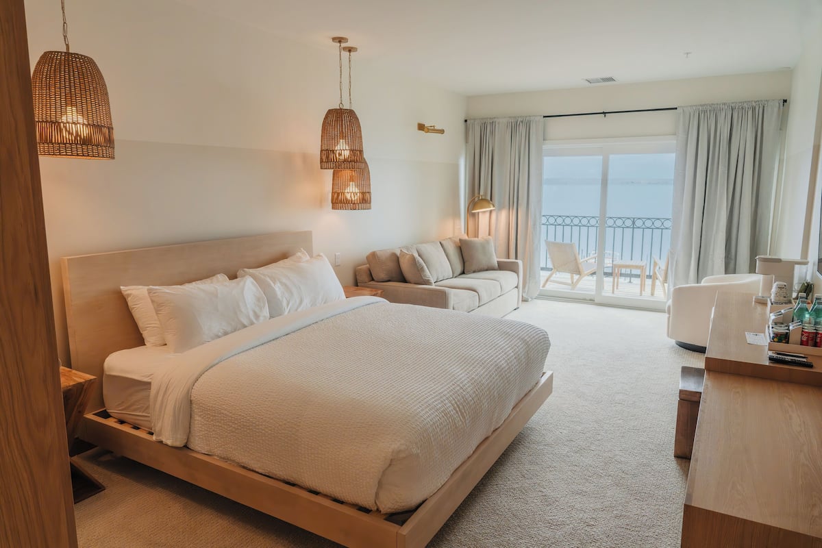 1 bedroom, premium bedding, individually decorated