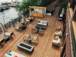 Sundeck - The Shoreline Hotel (Spring Park)