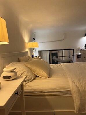 1 soverom, skrivebord, wi-fi og sengetøy