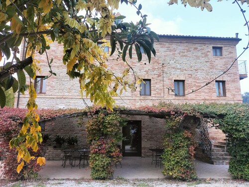Cottage on the Marche hills with swimming pool.