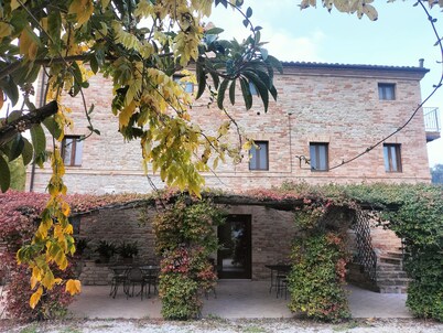 Cottage on the Marche hills with swimming pool.