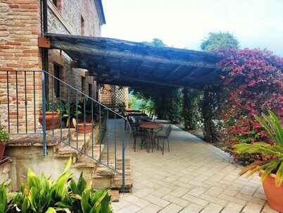 Cottage on the Marche hills with swimming pool.