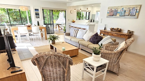 Paradise on Pacific Parade - Matarangi Retreat