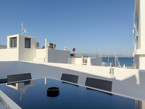 Outdoor dining - Naxian Downtown Residence (Naxos Chora)