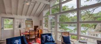 Charming Cottage on the Great Pond in Boothbay Harbor, Maine