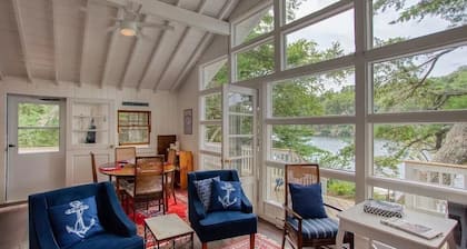 Charming Cottage on the Great Pond in Boothbay Harbor, Maine