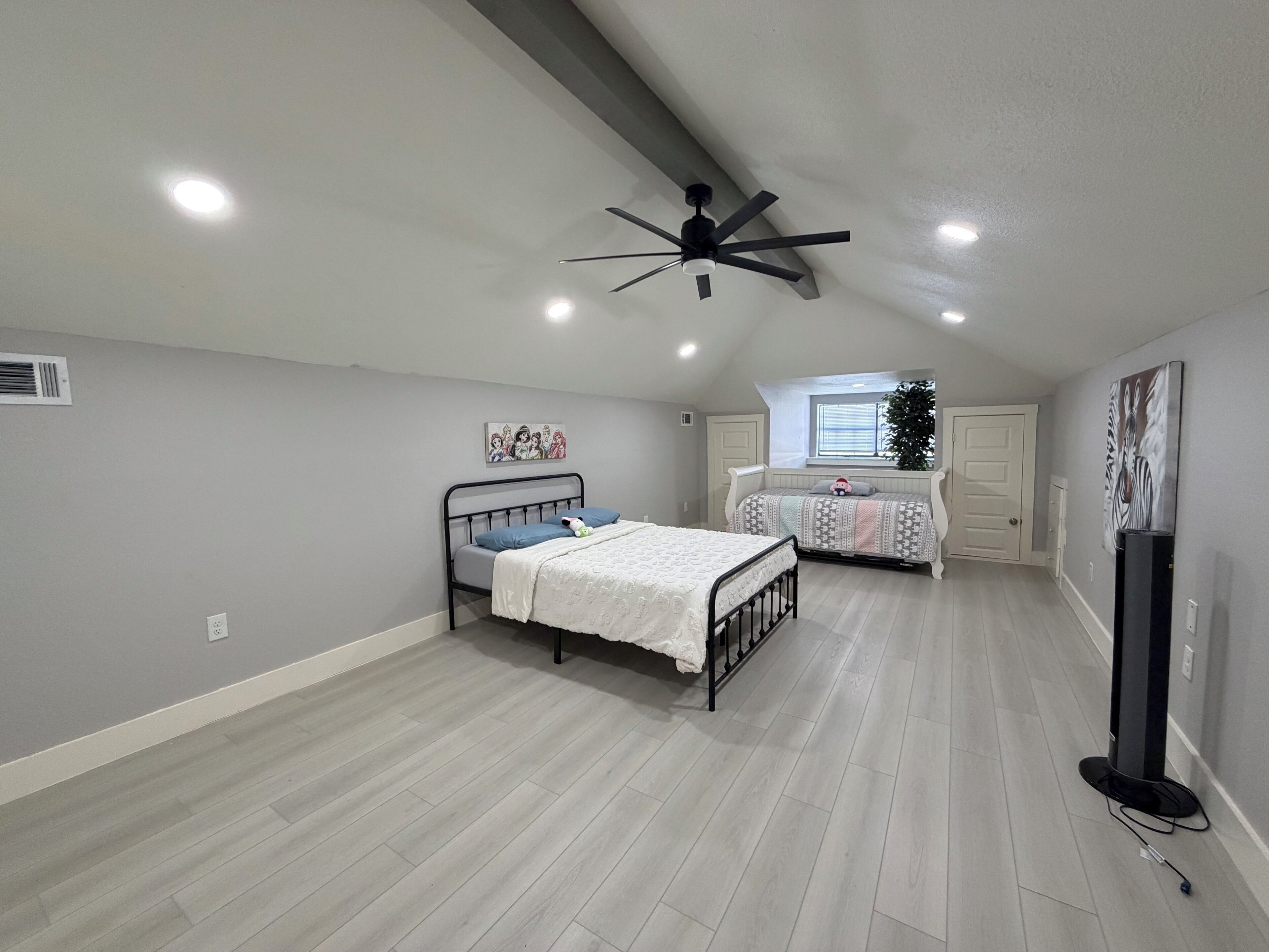 4 chambres, bureau, accès au Wi-Fi (inclus), literie fournie