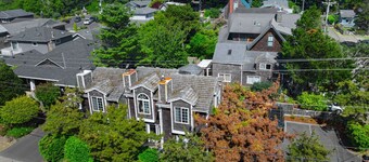 2 Sand Dune: Cozy Town Home | Walk to Beach | Dog-Friendly