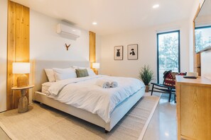 3 chambres, fer et planche à repasser, Wi-Fi, draps fournis