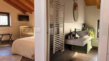 1 chambre, lit parapluie, Wi-Fi, draps fournis