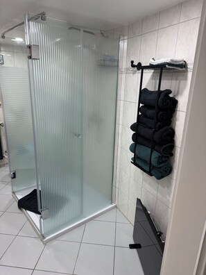 Hair dryer, towels - Ferienwohnung - Hotzenhüsli (Herrischried)