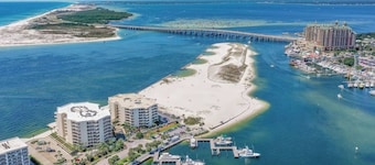 Pistachio Beach Townhouse | Steps to Destin Sand