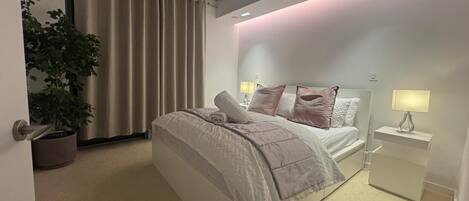 1 Schlafzimmer, Bügeleisen/Bügelbrett, kostenloses WLAN, Bettwäsche