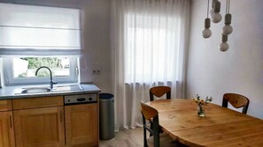 Apartamento, 1 habitación, balcón, vistas a la ciudad | Restauración