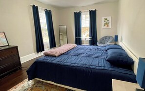 5 habitaciones, tabla de planchar con plancha, wifi y ropa de cama 