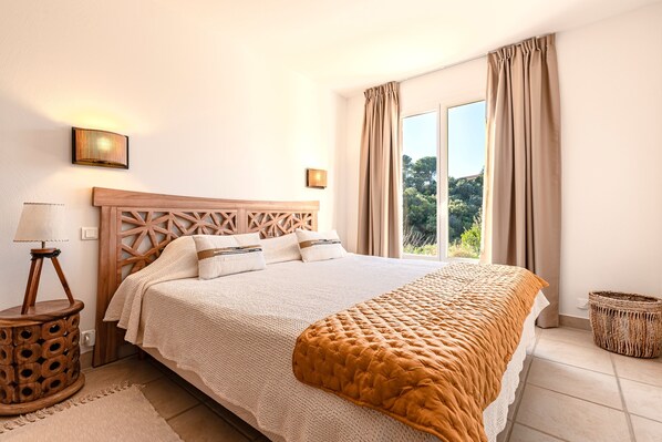 3 bedrooms, iron/ironing board, free WiFi