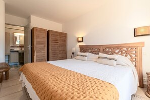 3 bedrooms, iron/ironing board, free WiFi