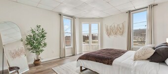 The Cozy Emerald Stay 5 Minutes to Downtown