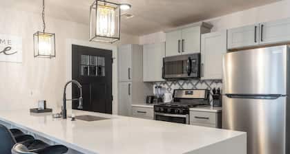 Charming 3-bedroom house with WiFi, AC in awesome Oklahoma City.