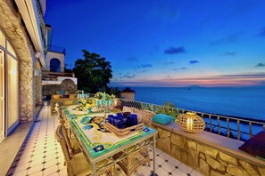Outdoor dining - VILLA ZAFFIRO - Four Bedroom Villa, Sleeps 12 (Sorrento)