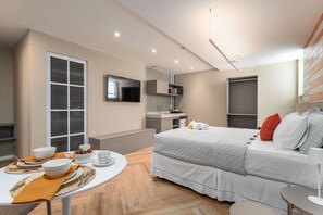 Apartment, Smoking