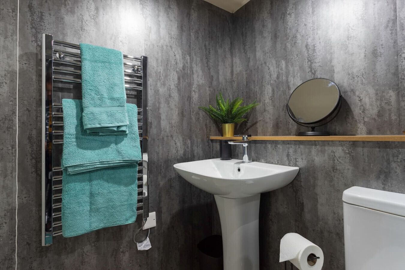 Håndklær og toalettpapir