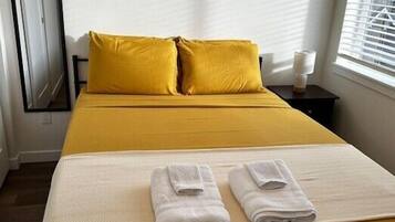 1 bedroom, internet, bed sheets