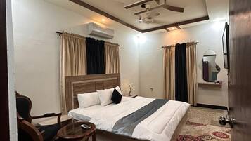 8 室のベッドルーム、アイロン / アイロン台、WiFi、ベッドシーツ