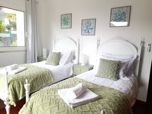 5 Schlafzimmer, Bügeleisen/Bügelbrett, Reisekinderbett, kostenloses WLAN