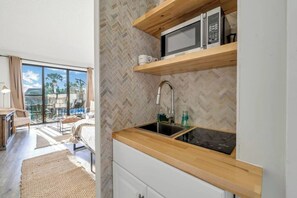 Fridge, microwave, stovetop, coffee/tea maker - Serene Waterfront Studio Fort Walton Beach Condo (Fort Walton Beach)