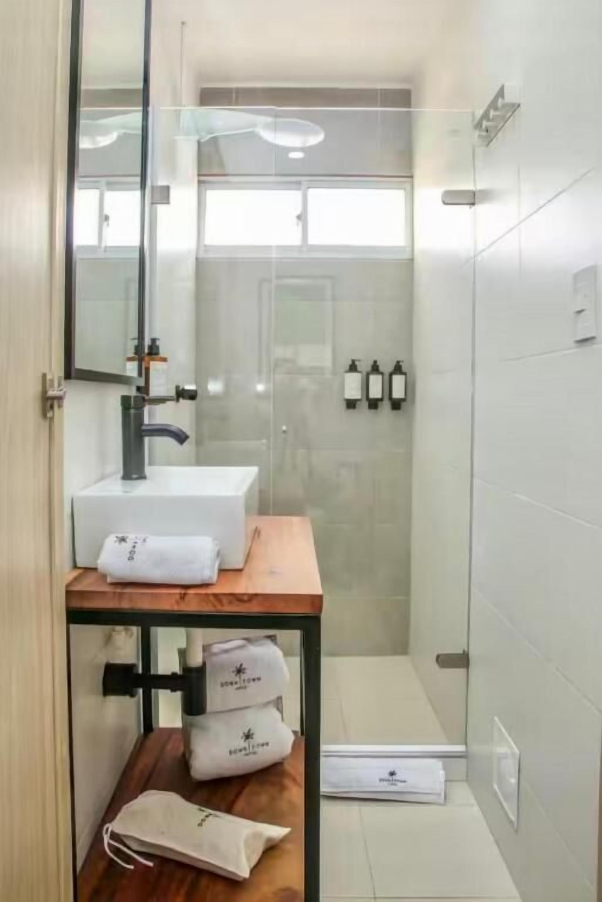 Apartament familiar | Bany | Articles de tocador gratuïts, assecador de cabells, tovalloles i sabó 