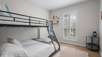 3 bedrooms, desk, iron/ironing board, travel cot