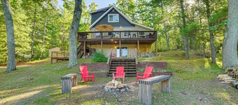 Lake Access & Dock: Remote Mio-Area Cottage