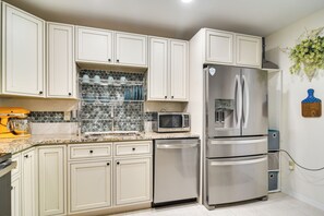 Fridge, microwave, oven, stovetop - Walk to Parks & Dining: Central St. Pete Oasis (St. Petersburg)