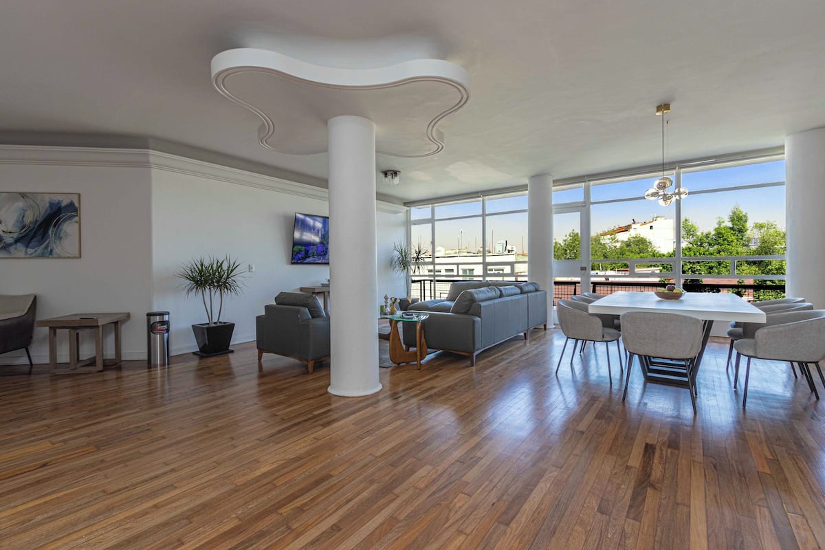 Deluxe Apartment, 3 Bedrooms, Balcony, City View | Living area