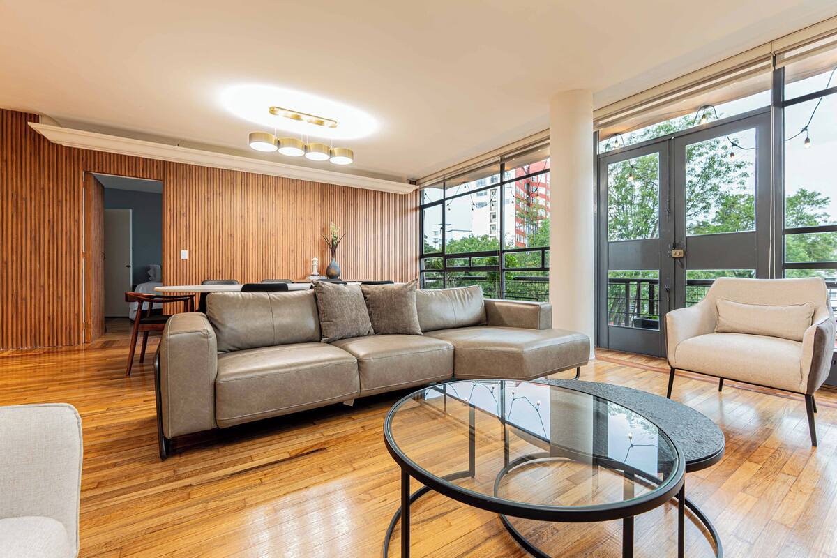Luxury Apartment, Balcony, City View | Living room | Smart TV