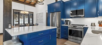 Luxury home near Mt Rushmore!  King beds in 3 of 4 bedrooms! 