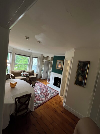 Charming 2-bedroom apartment with WiFi, AC in tranquil Morristown
